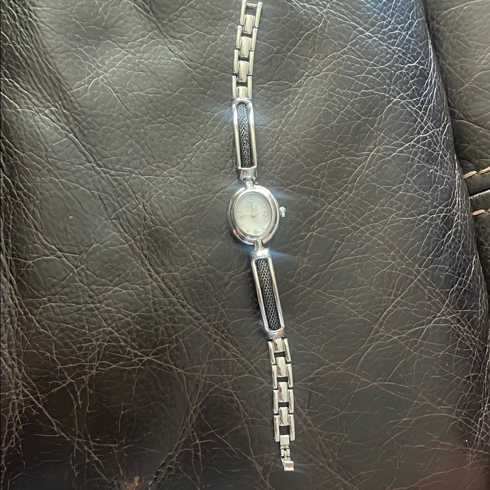 Chic Silver Women's Watch